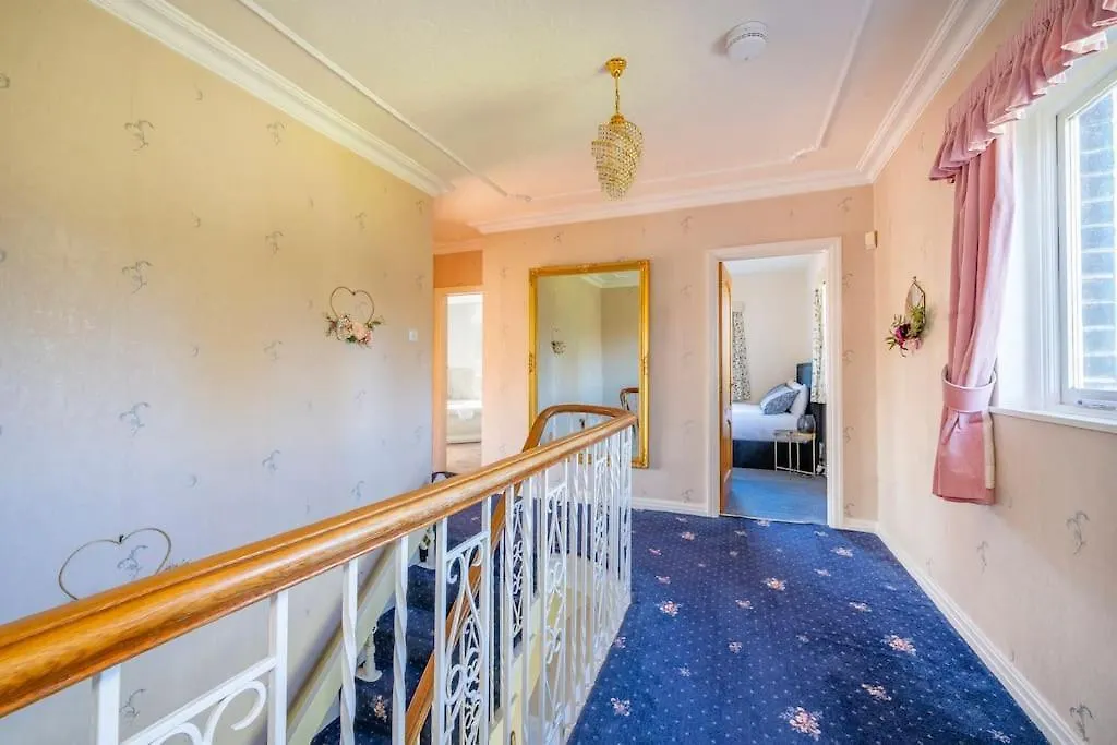 Σπίτι διακοπών *105* Setup For Your Most Relaxed & Amazing Stay + Free Parking + Free Fast Wifi * Batley