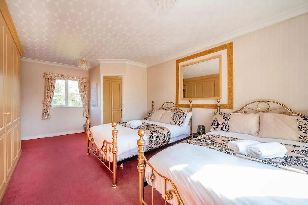 Σπίτι διακοπών *105* Setup For Your Most Relaxed & Amazing Stay + Free Parking + Free Fast Wifi * Batley