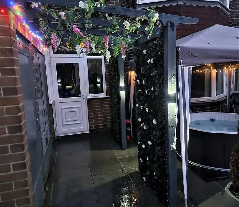 *105* Setup For Your Most Relaxed & Amazing Stay + Free Parking + Free Fast Wifi * Batley